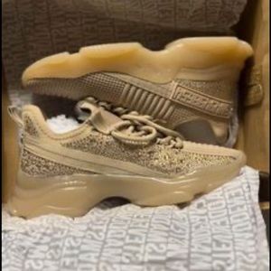 Steve Madden Sneakers never worn size 8.5